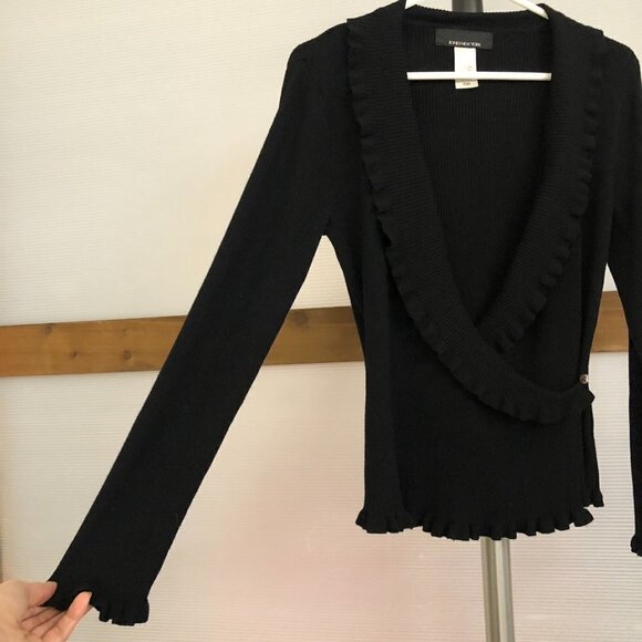 JONES NEW‎ YORK Black Faux Wrap V-Neck Ruffle Ribbed Knit Sweater Sz S - Picture 2 of 8